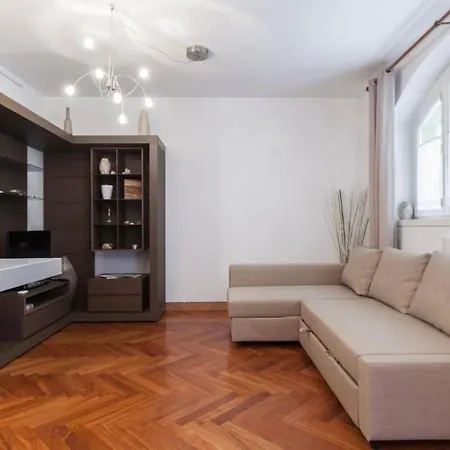 Tricolore - Sottocorno Charme Loft Apartment