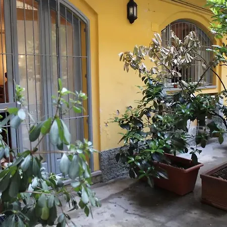 Tricolore - Sottocorno Charme Loft Apartment Milan