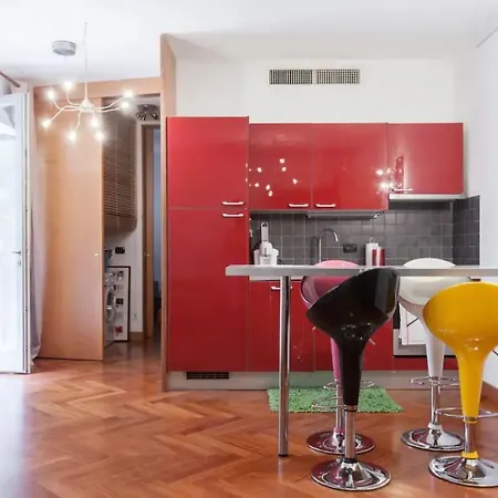 Tricolore - Sottocorno Charme Loft Apartment Milan